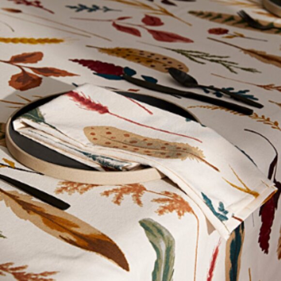 SIMONS Bundle - Fall Leaves and Feathers Napkins set of 4 and 3 Tea Towels - Picture 3 of 7